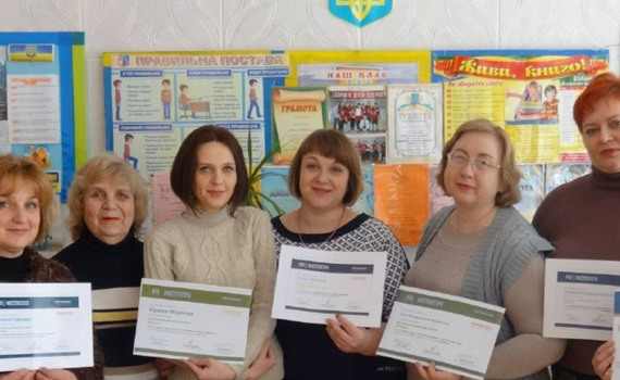 У Києві створили приватний онлайн-ліцей. Там вже викладатимуть 16 маріупольських вчителів