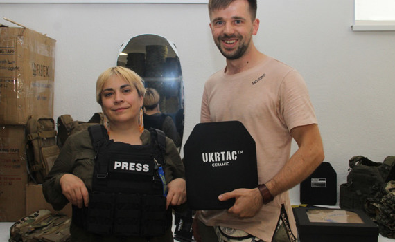Ці бронежилети UKRTAC створюють в Києві, щоб захистити життя наших воїнів. Репортаж з виробництва