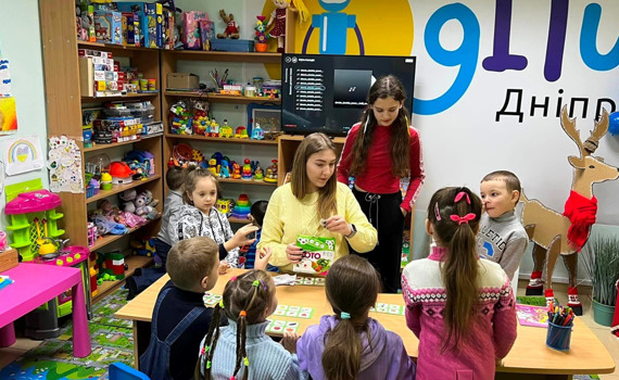 Допомога дітям та підліткам. Безкоштовні заняття для маленьких переселенців у Києві та інших містах