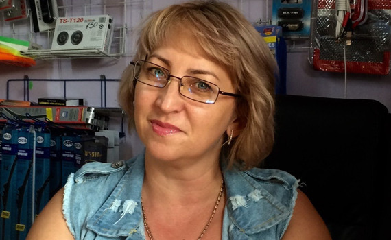 Олена Неліпа з Павлівки виїхала з села перед окупацією. У її будинку жили росіяни, потім він згорів