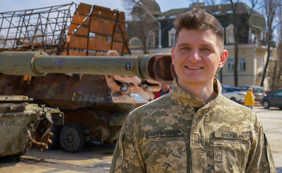 Марк Балаба з Луганщини чатує ворожі дрони в небі над Україною. До війни він був режисером монтажу