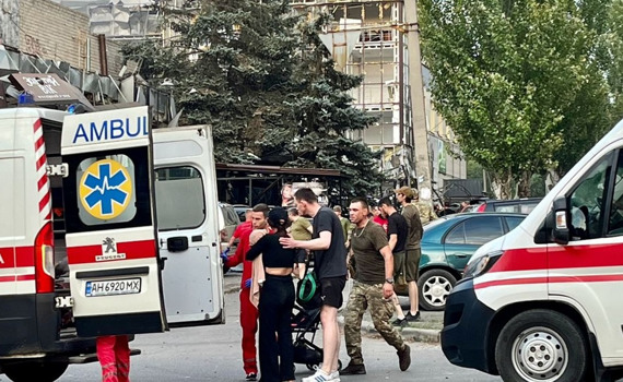 Ракетний удар по Краматорську — росіяни вдарили по центру міста. Є загиблі і поранені — оновлюється