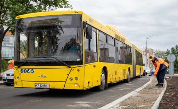 У мікрорайоні “Синергія” запустять автобус до ліцеїв: розклад