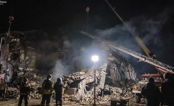 Ворог завдав удару по Покровському району шістьма ракета одночасно. Серед постраждалих є діти