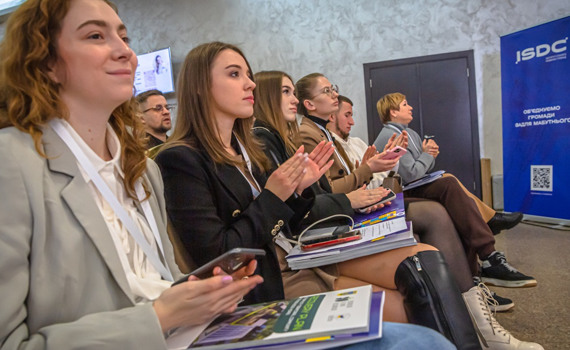 В Ірпені пройшов форум про відновлення України, де молодь поділилась своїми ідеями