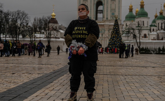 В полоні на свята. Рідні полонених військових влаштували акцію в центрі Києва