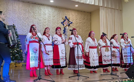 У Блиставиці відбувся фестиваль "Різдвяна гармонія", де зібрали 14 000 грн для бійців ППО