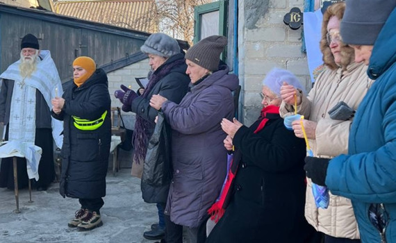 У Лимані попрощалися з розстріляними жінками. У їхньому вбивстві підозрюють нацгвардійця