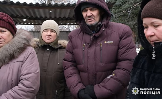 “Бігли під обстрілами з білими ганчірками”. Як люди втікали із захоплених росіянами вулиць Авдіївки