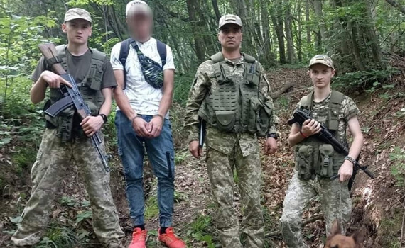 Хто двічі втече з України, сяде щонайменше на 5 років. Юрист надав пояснення законопроекту