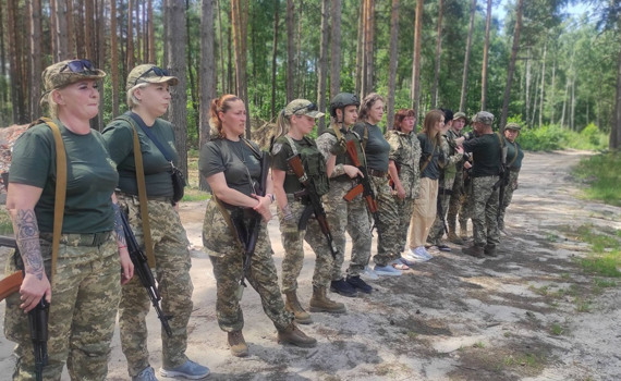 Жінки проти дронів: Бучанське ДФТГ формує мобільні групи для захисту неба