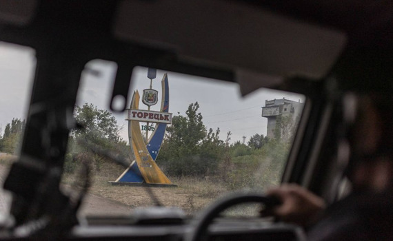 Окупанти відстежують і обстрілюють евакуаційні колони. Що відбувається на Донеччині