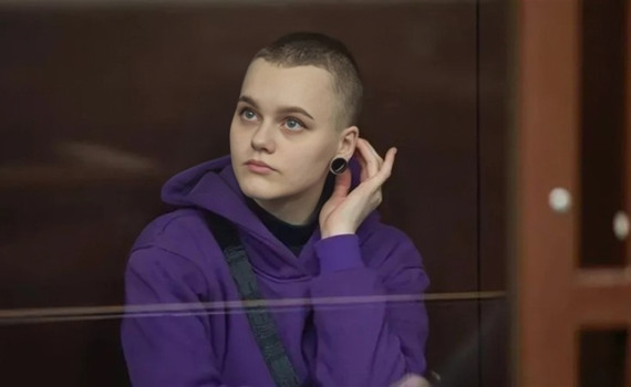 У росії засудили Ірину Навальну з Маріуполя. Її звинуватили у спробі теракту під час «референдуму»