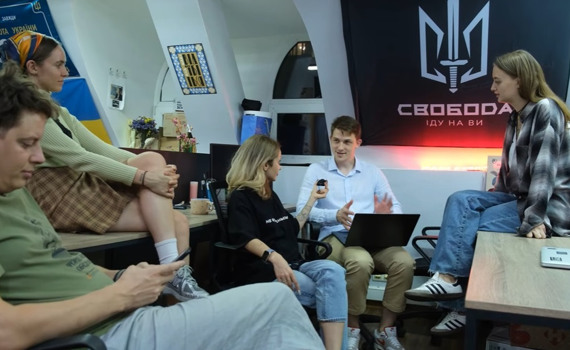 Закулісся успішних зборів. Як команда фонду Притули збирає мільйони для українських захисників