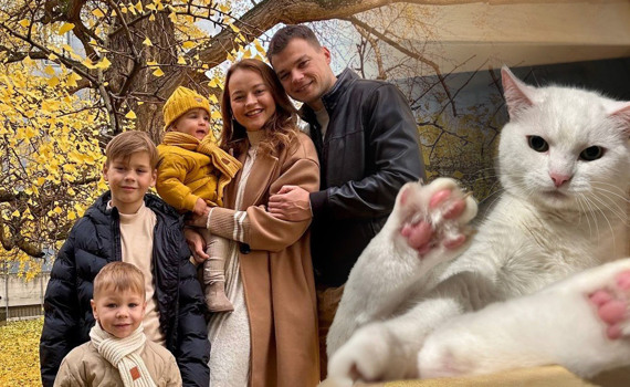 Америка замість Німеччини. Як кота родини Єфременкових з Горлівки депортували з Маямі