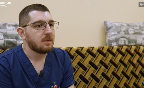 Тут всі герої. Як хірург з Маріуполя Олексій Виноградов рятує поранених на Донеччини у Дніпрі