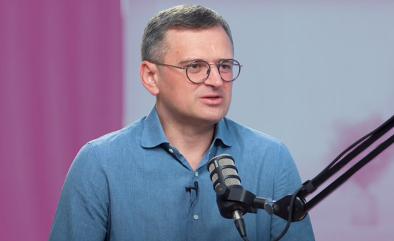 "У Києві працюєш у режимі самопожертви". Кулеба про зарплати дипломатів і реалії професії
