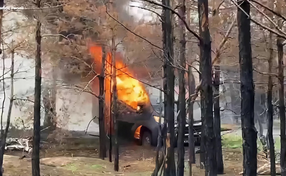 Під Лиманом дрон поцілив по автівці, поранень зазнав волонтер із США. Що відомо