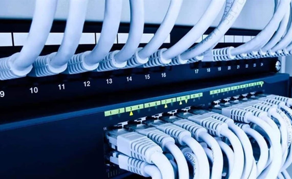 В чому головне призначення керованих мережевих комутаторів?