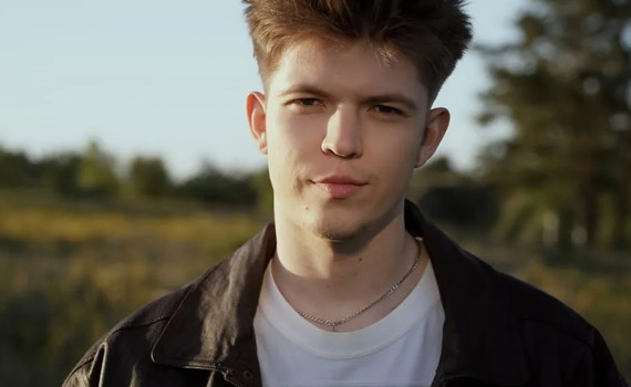 DREVO освідчився коханій — фото з романтичних заручин