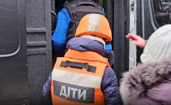 На Донеччині понад 200 дітей досі залишаються в зонах примусової евакуації. Деталі