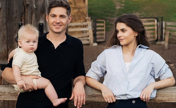 Конфлікт між дружинами Остапчука переріс у публічне звинувачення в домашньому насильстві