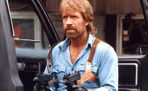 Чак Норріс помер у віці 86 років. 5 фільмів, які зробили його безсмертним