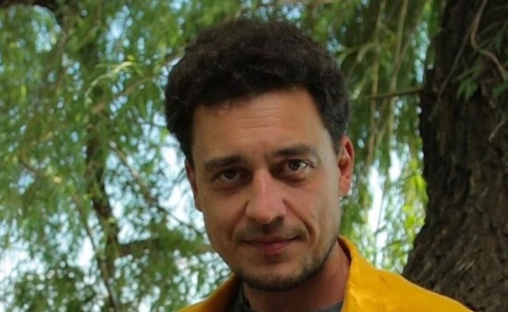 «Хотів би нового подиху для програми». Синельников продав частку в «Орлі і Решці»