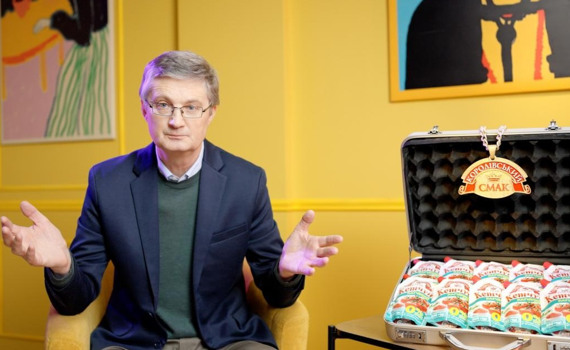 Співи заради реабілітації: «Караоке на Майдані» повертається з новим форматом і новим ведучим