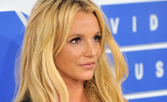 Брітні Спірс добровільно лягла в реабілітацію через місяць після скандалу із затриманням