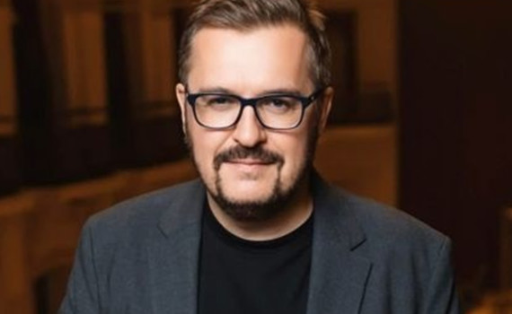 Олександр Пономарьов вперше засвітив дівчину — що відомо про молодшу на 17 років Софію