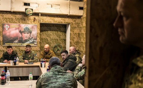 Це не про кілометри, це про людей. The New York Times побував на сході з Володимиром Зеленським