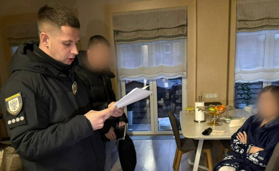 Понад пів мільярда з оборонки “відмили” через фіктивні фірми. Директорка — “Вчитель Росії” з “ДНР”