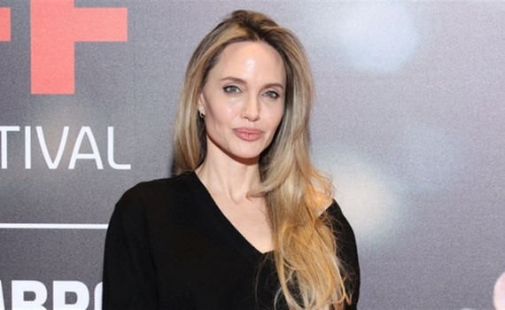 Анджеліна Джолі перетнула український кордон пішки. Подробиці секретного візиту