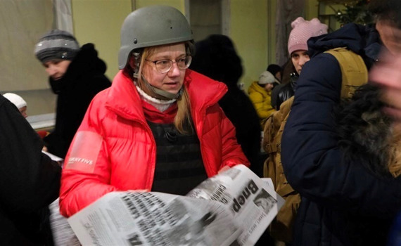 Ольга Данілова залишається на Донеччині. Майже щодня вона у Бахмуті — просить людей евакуюватися