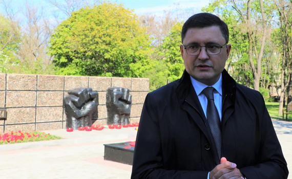"Берлинська стіна" між Донецьком і Маріуполем впаде під натиском мирної зброї. Мер про захист міста