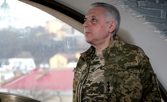 Цивільним не варто критикувати Сирського. Василь Савін про військове керівництво та клуби в Києві