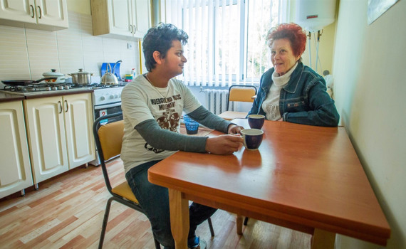 «Головне – дати ночівлю людині». Як 75-річна Євдокія Мілашова відкрила єдиний хостел у Рубіжному