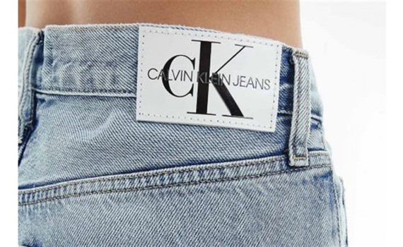 Джинси Calvin Klein: поєднання комфорту і елегантності