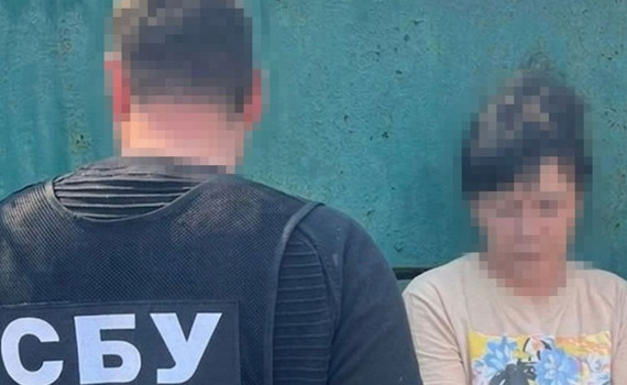 Випитувала дані у покупців і навіть у сина-військового. СБУ затримала агентку ФСБ на Донеччині
