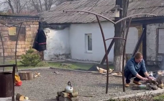 Уцілілі. Ті, хто врятувався з Маріуполя, розповідають про блокаду і моторошну повсякденність війни