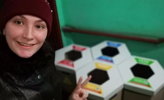 Жители мариупольского кооператива обустроили станцию сортировки мусора. И даже зарабатывают на этом