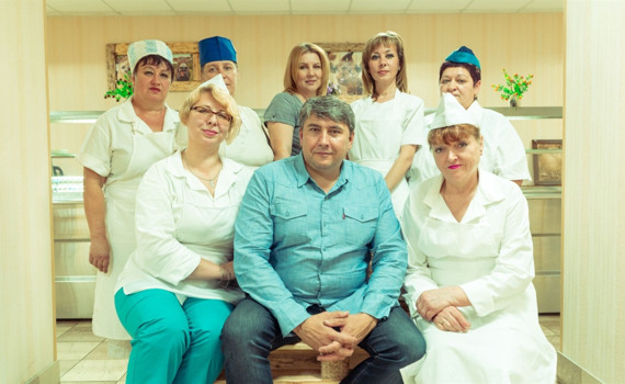 Тут обідають студенти, працівники прокуратури і суду. Чим особлива їдальня «Чорниця» в Маріуполі