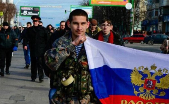 Бойовика Лі Вон Чоля засудили на вісім років. У 2014 він встановив прапор рф над Луганською ОДА