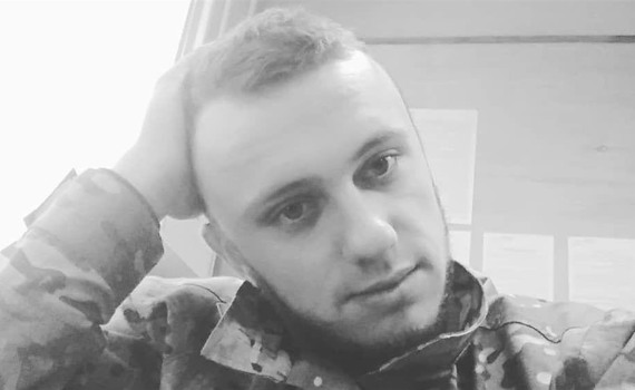 Богдан Демчук мріяв повести сина до першого класу. Рік тому "Вогник" загинув, захищаючи Маріуполь