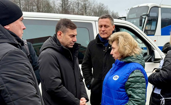 Україна повернула 60 громадян із Росії. І передала гуманітарну допомогу українським полоненим воїнам