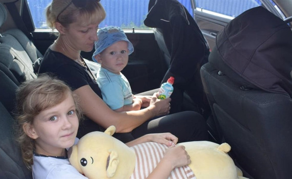 Хочу виїхати з Донецької області, але я не маю друзів чи рідних в інших регіонах. Шукаємо варіанти