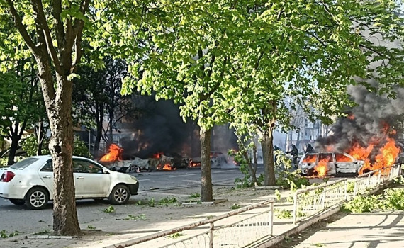 Російські військові вдарили по центру Краматорська трьома фугасними авіабомбами. Є загиблі