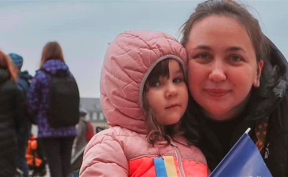 Ми спали, коли у наше кафе влучив снаряд. Мій чоловік їздив в окупований Маріуполь поховати батька