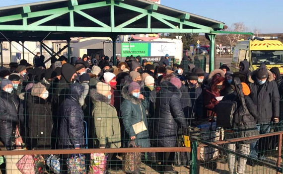 Электронный пропуск для пересечения КПВВ могут отменить? Правозащитники выступили с инициативой